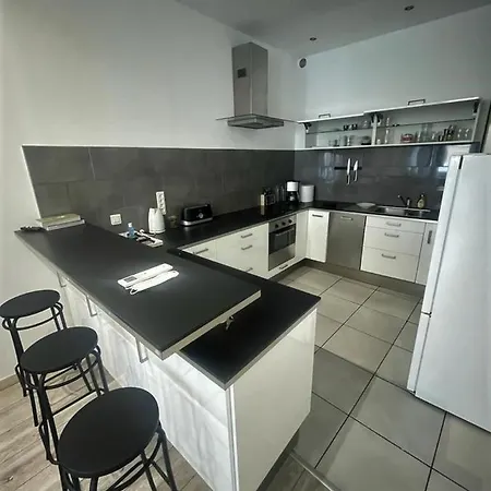 2 Pieces Confort Vieux Cours Saleya Proche Commerces Et Διαμέρισμα Νίκαια