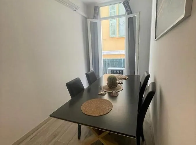2 Piéces Confort Vieux Cours Saleya Proche Commerces Et *