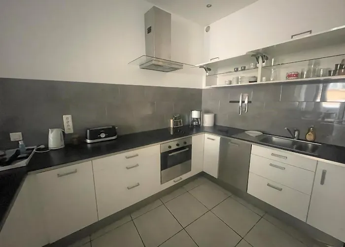 2 Piéces Confort Vieux Cours Saleya Proche Commerces Et *